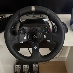 Steering wheel logitech( not free make your best offer)