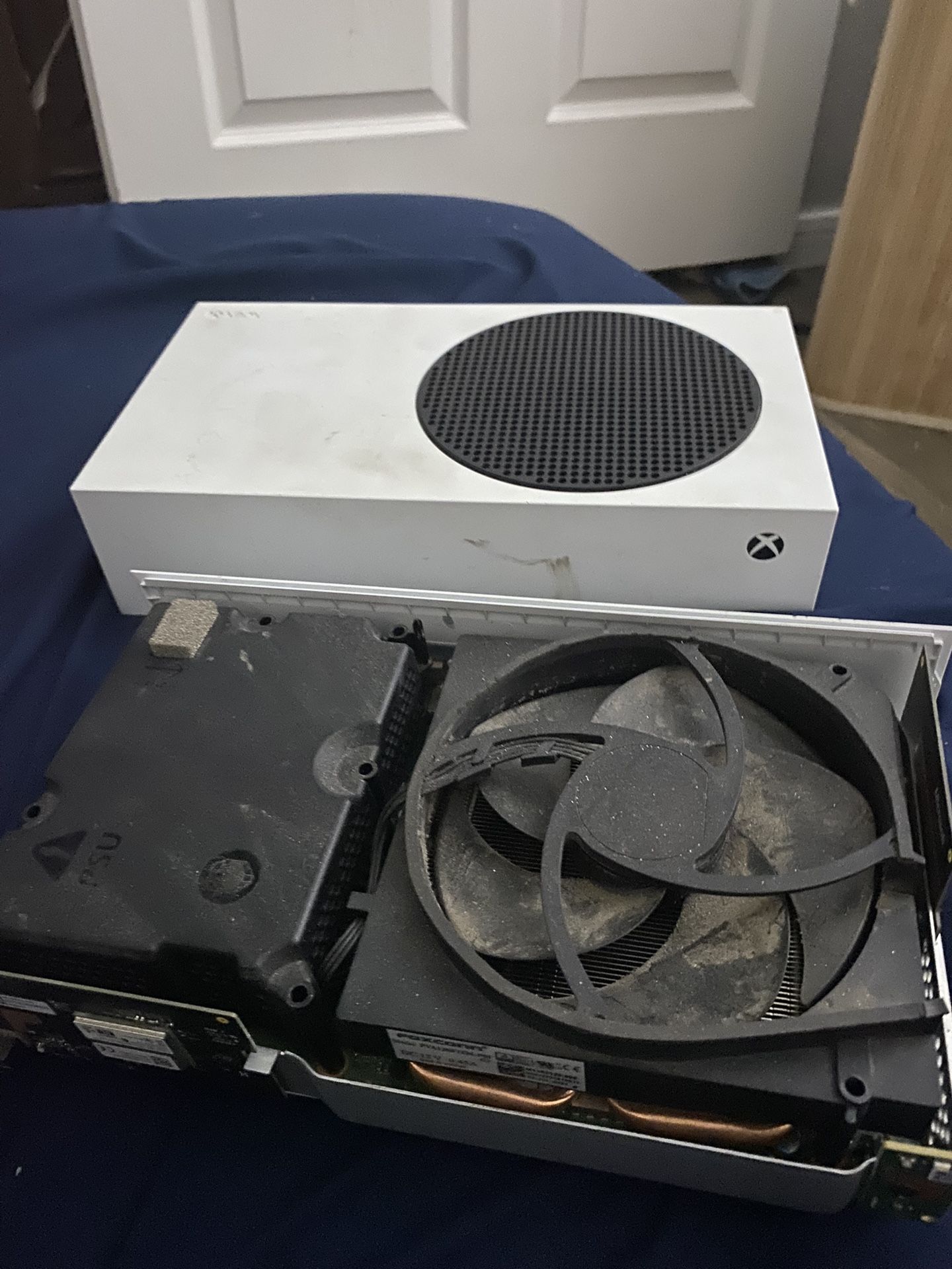 2 Xbox Series S’s Available For Parts
