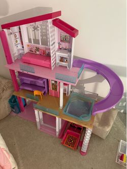Barbie Dreamhouse dollhouse