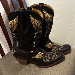 Woman’s Leather Boots
