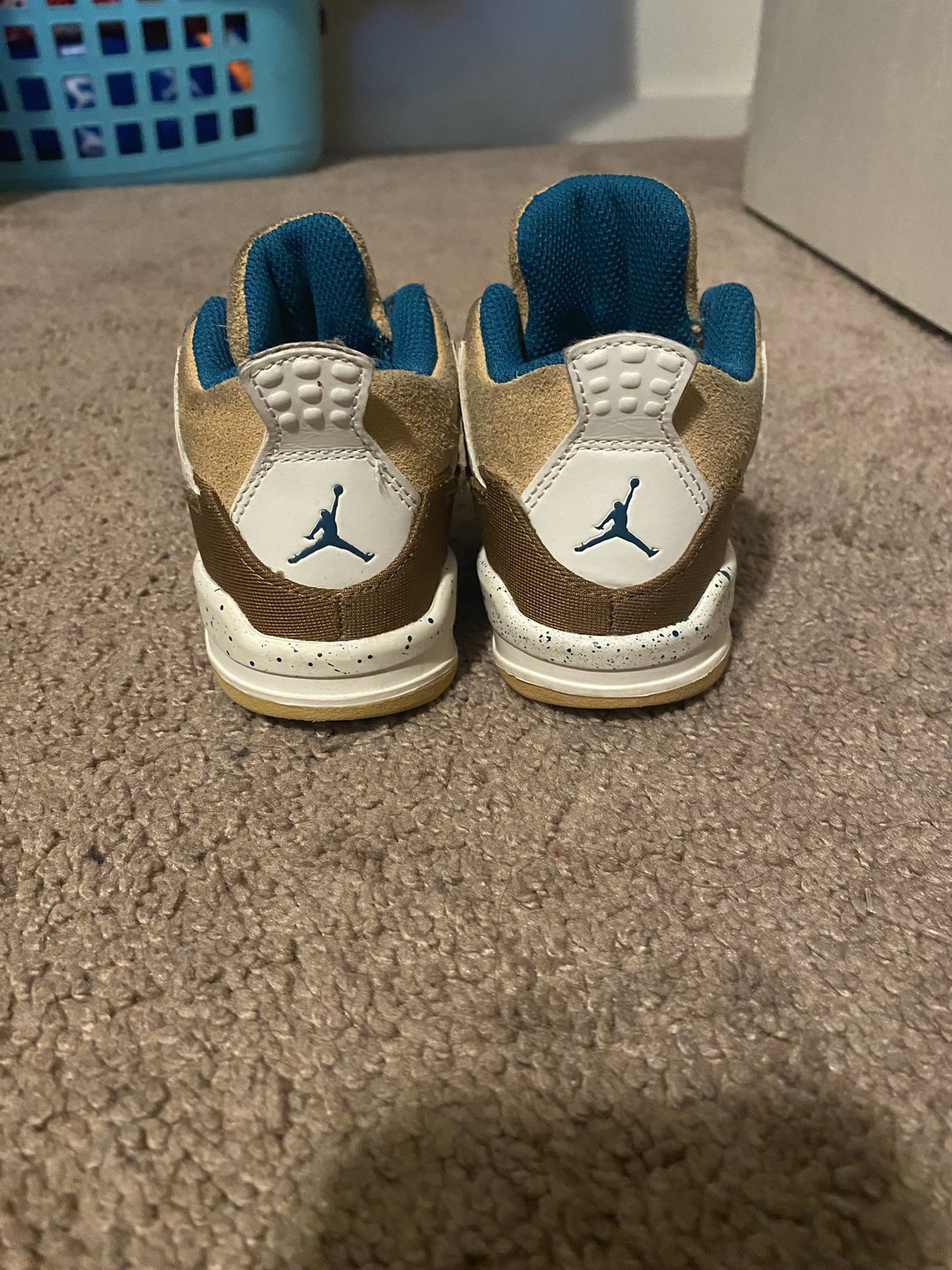 Air Jordan 4 Retro