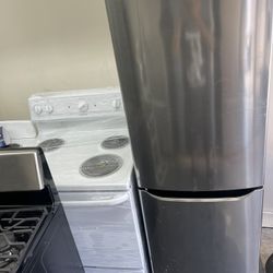 LG 24 Refrigerator 