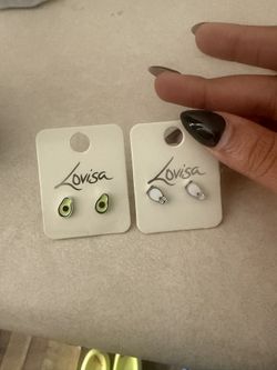 Earrings 