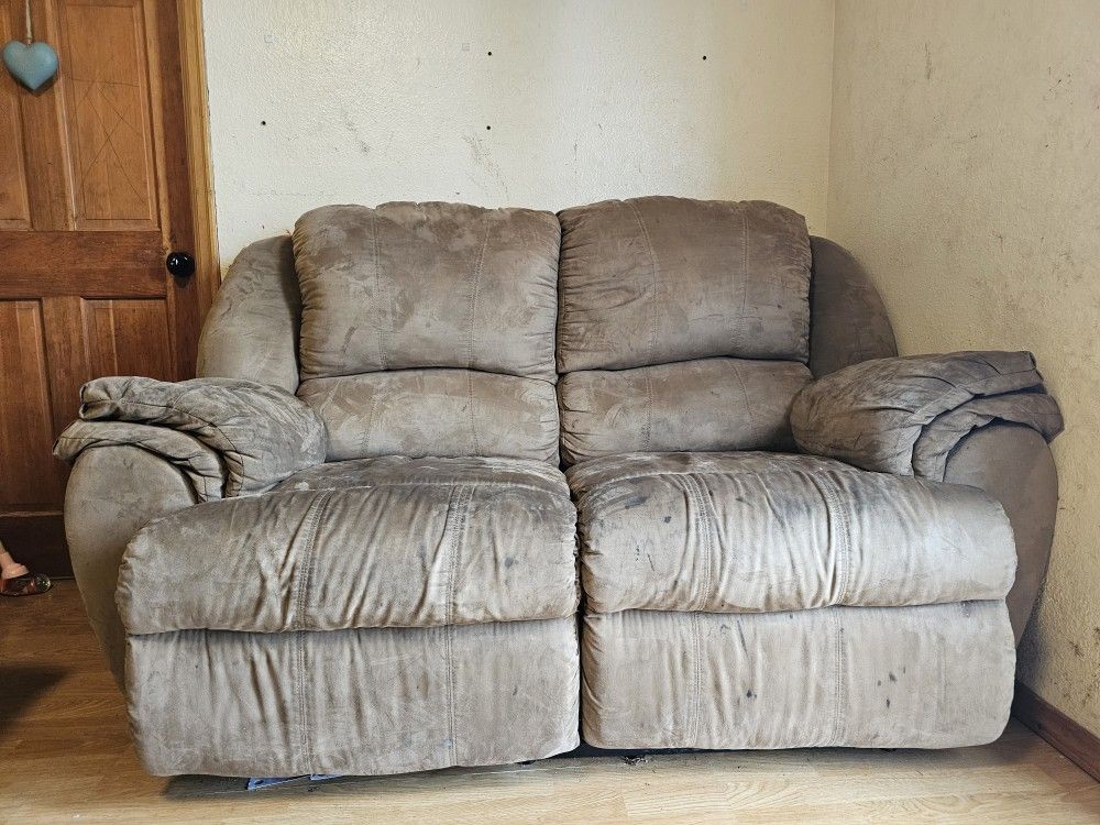 Reclining Loveseat