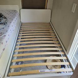 Twin Bed 