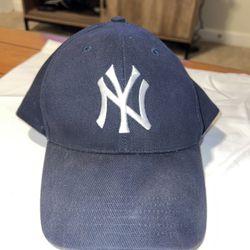 NY Yankees hat in good condition 