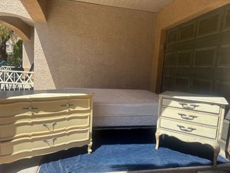 (Delivery Available) 5 Pc Queen Bedroom Set