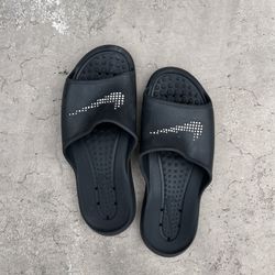 Nike Slippers 