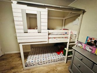 Twin Bunk Beds