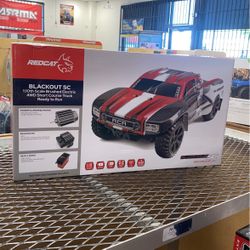 REDCAT Blackout SC 1/10 4WD Short Course Truck.