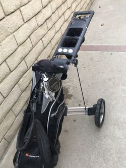 Golf bag carrier