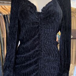 Black Short  Dress With Sleeves 
