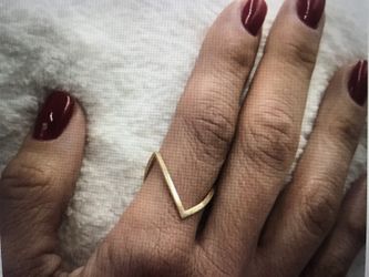 14k Gold V Shape Ring