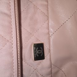 CHANEL 22 HAND BAG 