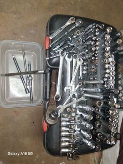 Large Mixed Socket and Wrench Tool Set