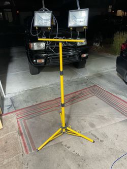 Dual Work Halogen Light w/ Adjustable Tripod