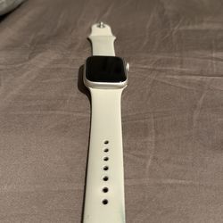 Apple Watch Series 7: Aluminum 41mm