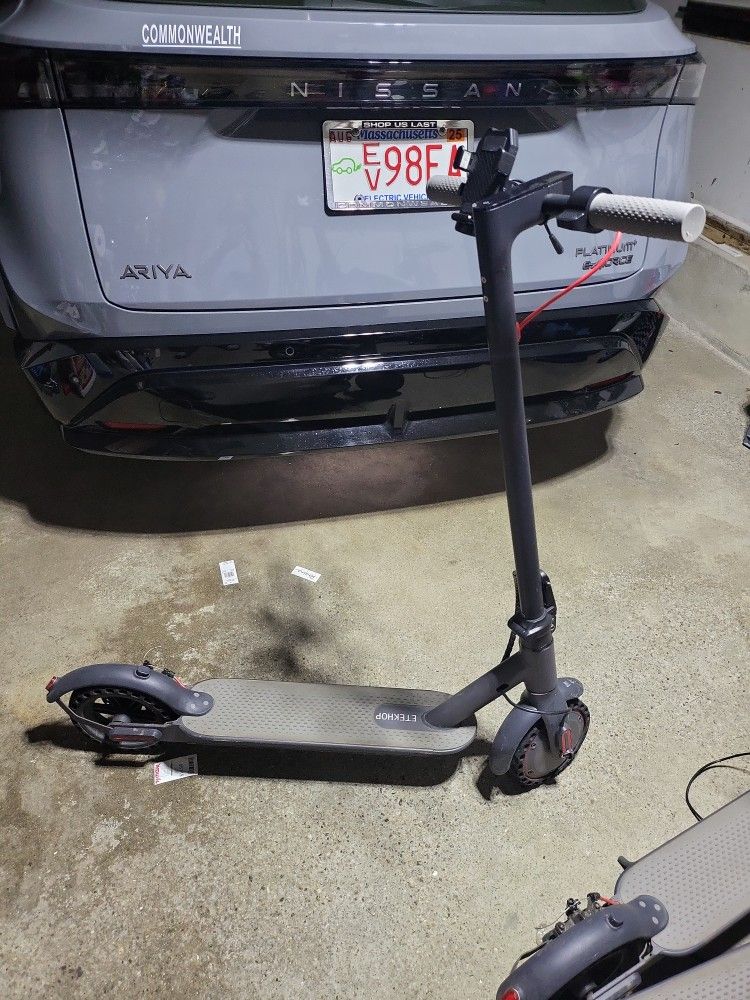 Beautiful electric scooter goes nineteen miles per hour.