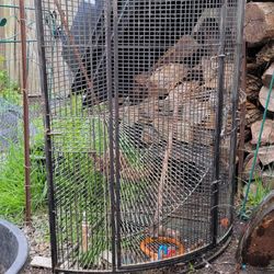 Bird Cages And Tanks