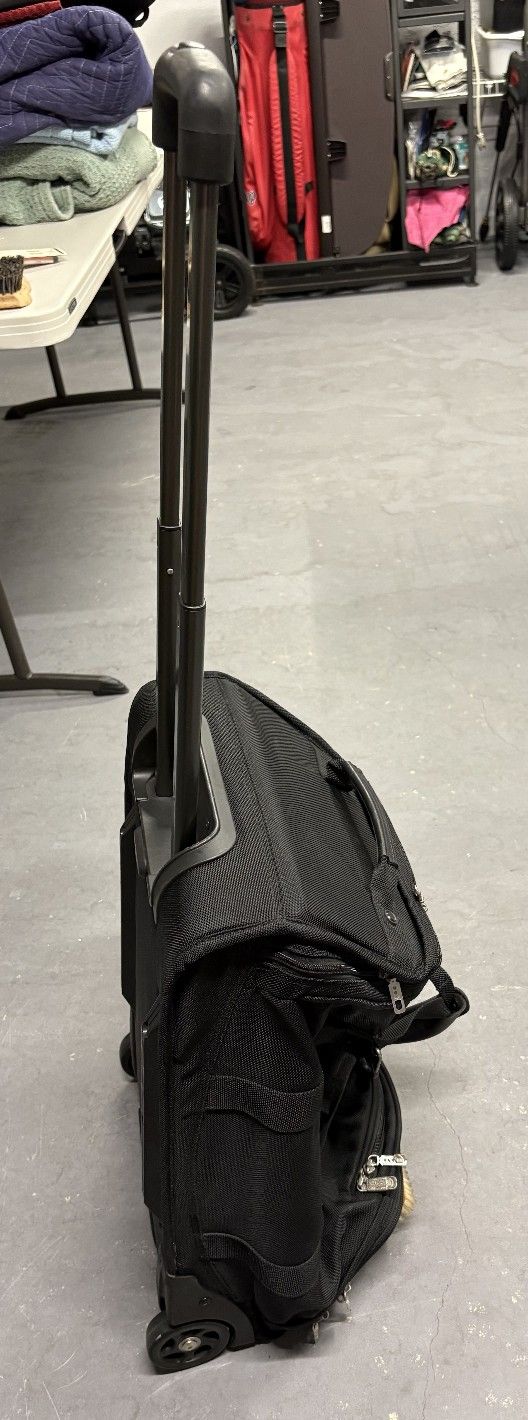Kirkland Rolling Duffel Bag
Black