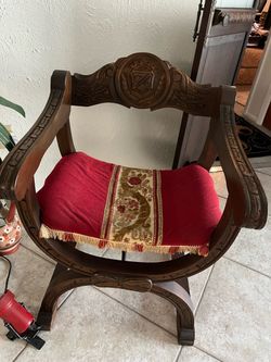 Antique Carved Wood Savonarola Chair.
