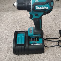 Makita 18V Brushless Drill + Makita DC18SD Charger – Great Condition!
