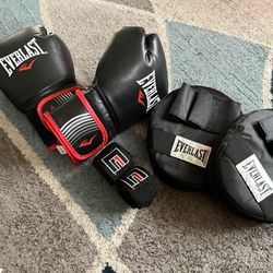 Everlast Boxing Gloves Package 14 Oz