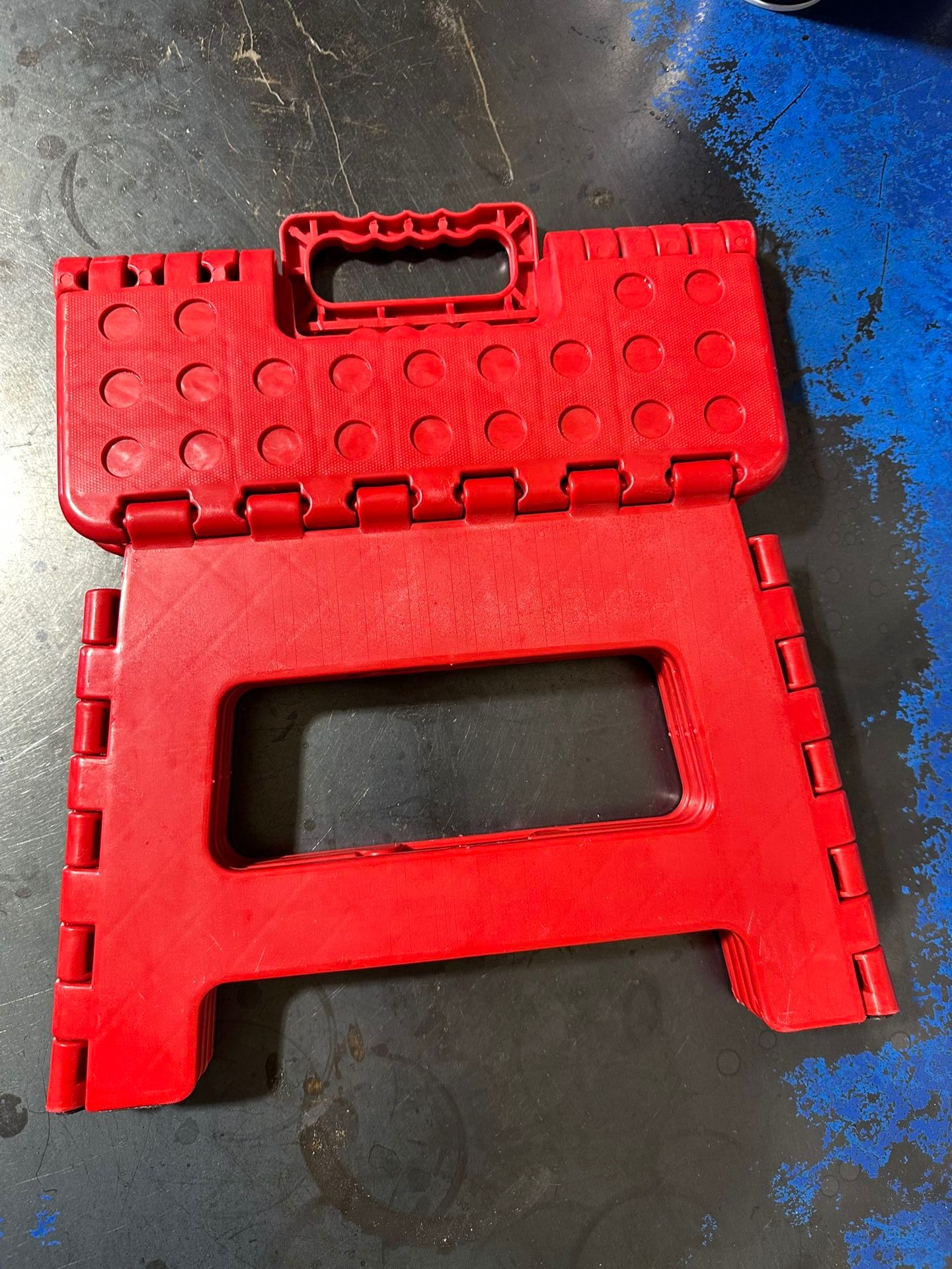 Lexi Home Folding Step Stool with Handle- Escalón 9”