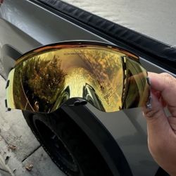  Patrick Mahomes II OAKLEY SHADES