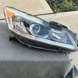 2016-2017 HONDA ACCORD 4DR PASSENGER RIGHT HEADLIGHT LED DRL OEM
