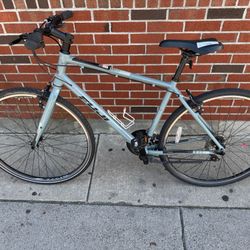 FUJI Absolute 2.1 Hybrid Bike - Frame: 19" - Wheel 28"