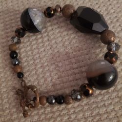 GORGEOUS NEW BEADED STATEMENT BRACELET