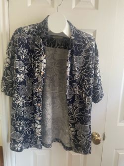 Men's Navy Floral Hawaiian Button-Up Shirt
