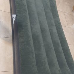 Ozark Trail Twin Size Air Bed Like New 
