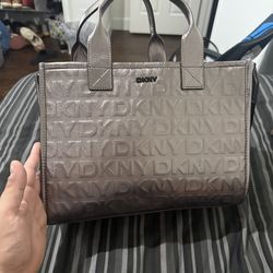 Preowned DKNY Hadlee Silver Small Tote Bag