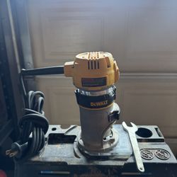 Dewalt Compact Router Dwp611