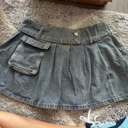  Women's Cargo Style Denim Skirt With Pleats And Pockets