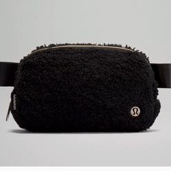 🍋 Lululemon 🍋 Everywhere Belt Bag