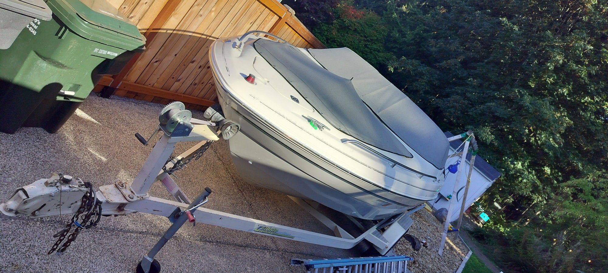 1999 Monterey Montura 210