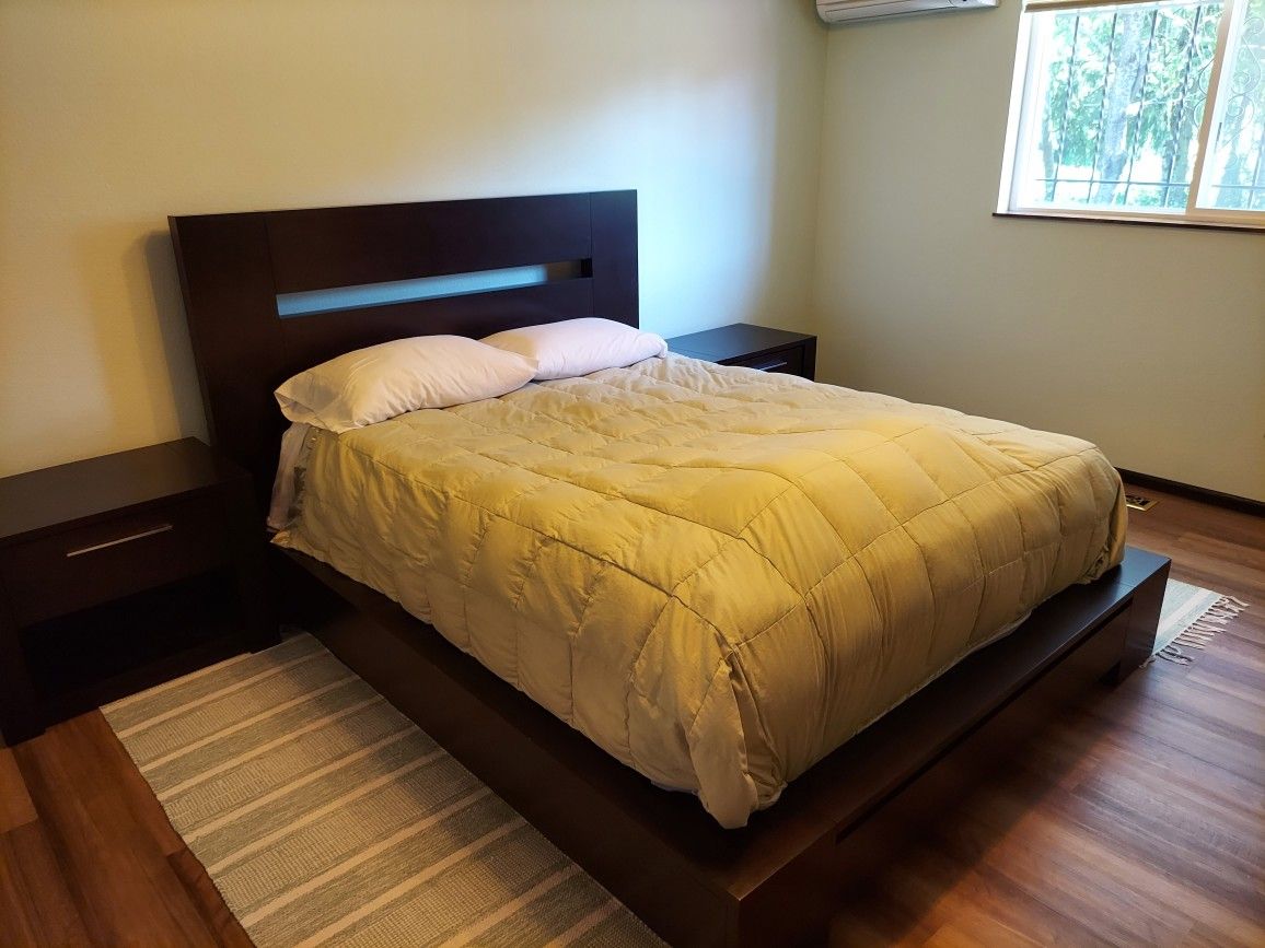 Queen Bedroom Set