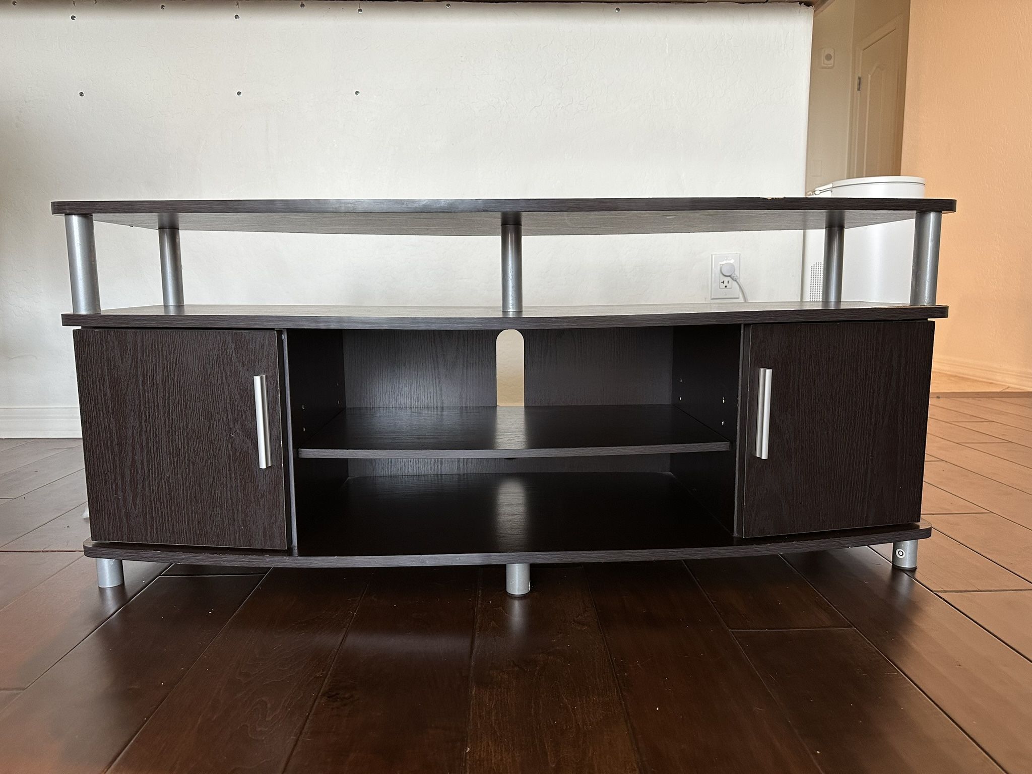 TV Stand/Entertainment Center