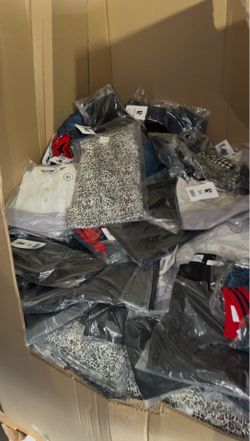 Liquidación de ropa infantil nueva con etiquetas / Children’s Clothing Liquidation – New With Tags