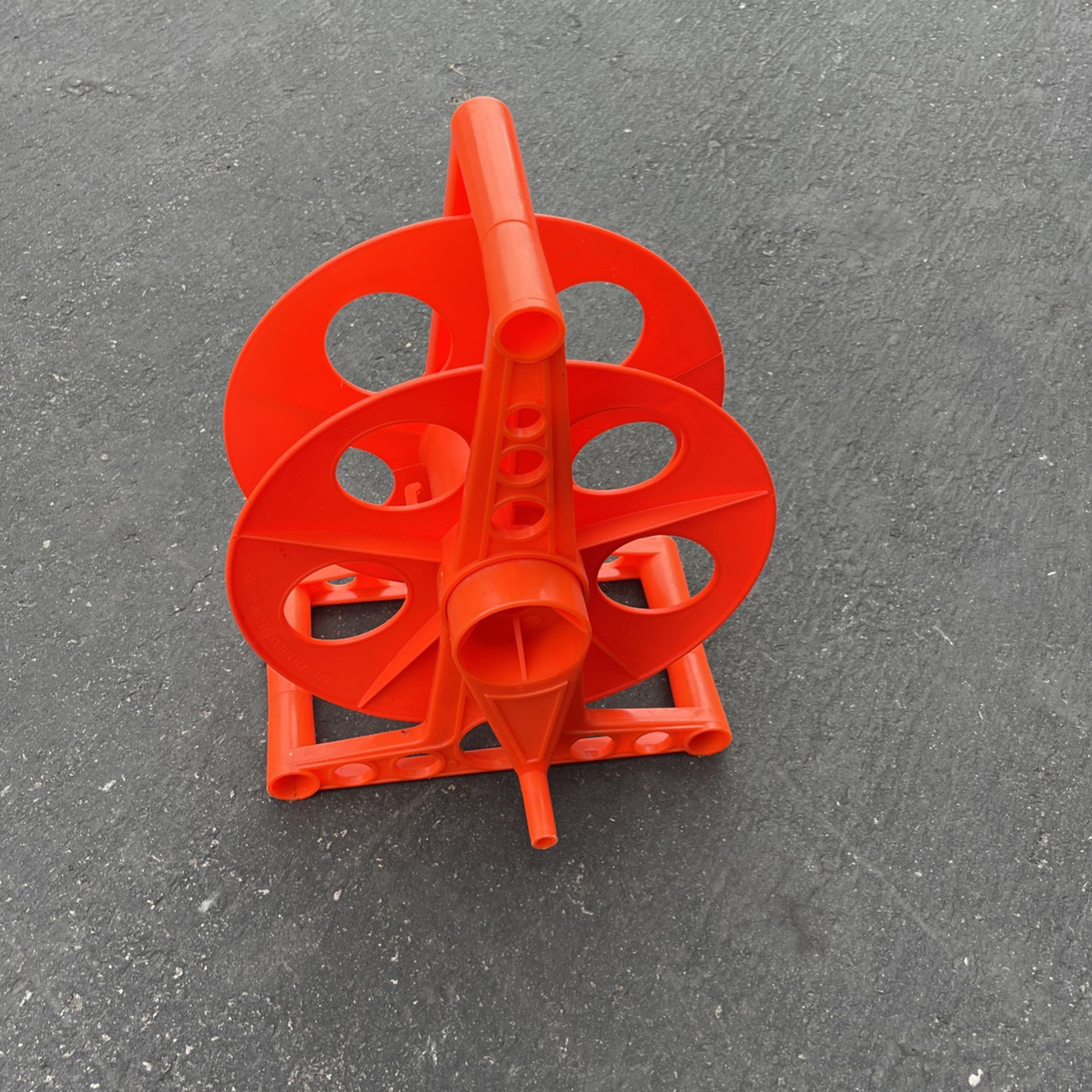 Hdx Extension Cord Storage Reel with Stand for Sale in Carson, CA - OfferUp