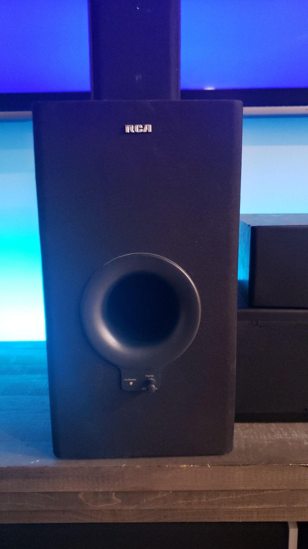 Speakers surround sound
