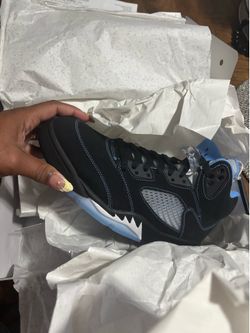 Jordan 5 Black Carolina