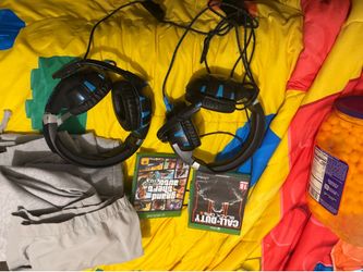 Xbox one 1T 2 games 2 head sets