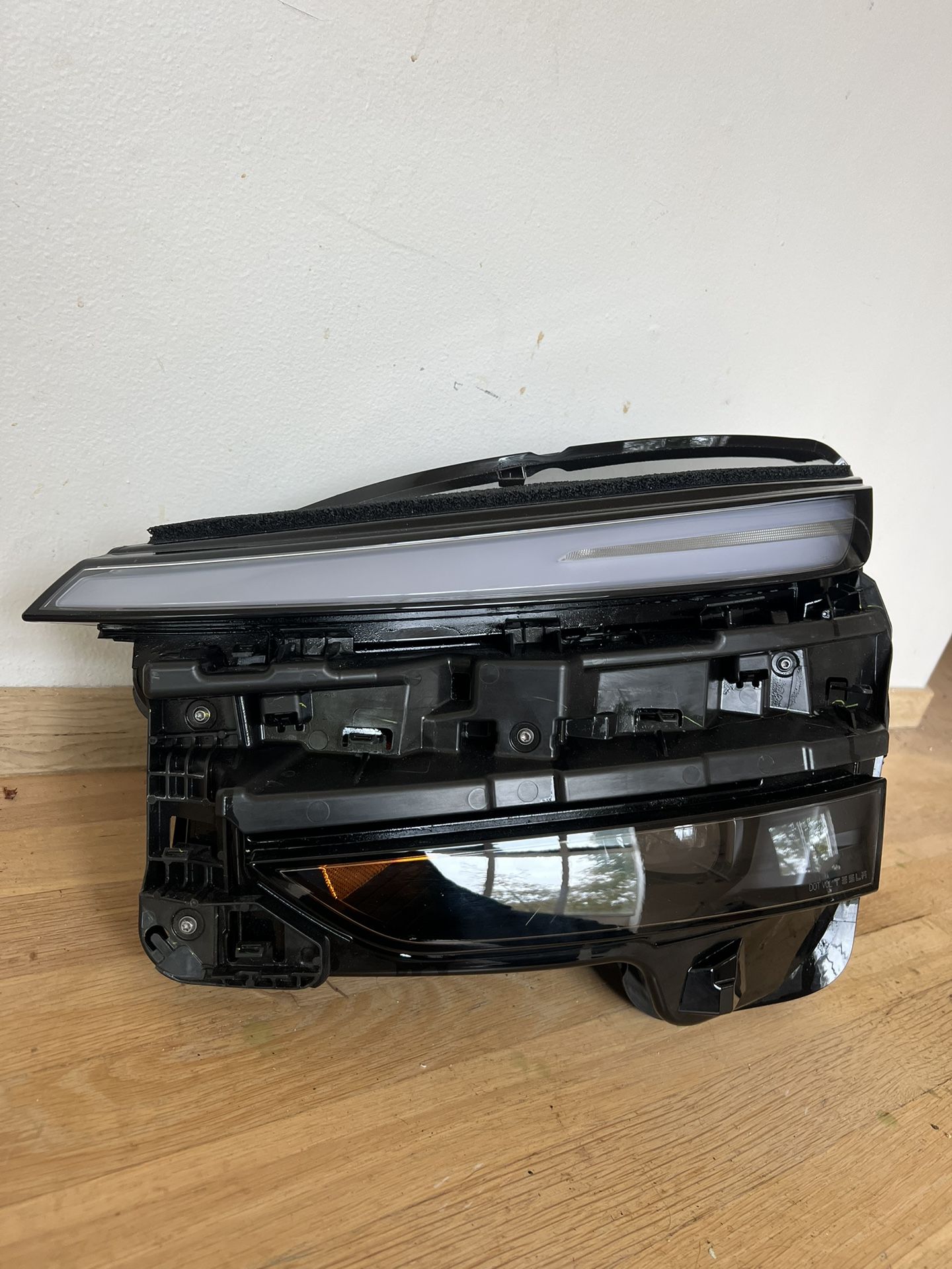 β‘ 2025 Tesla Model Y Left Driver Side LED Headlight Assembly β OEM 1918347-00-E