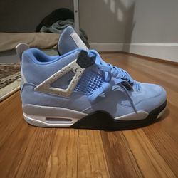 Jordan 4 University Blues 