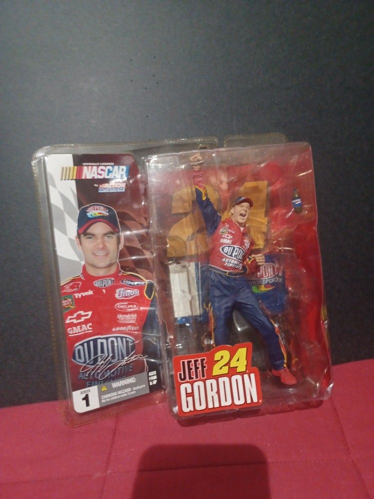 2003 Action McFarlane Nascar JEFF GORDON 24 Series  1 Driver Figure With Base