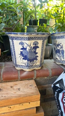 Asian porcelain planter